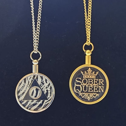 Medallion Necklace Holder