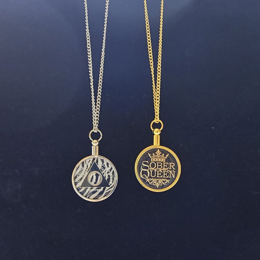 Medallion Necklace Holder